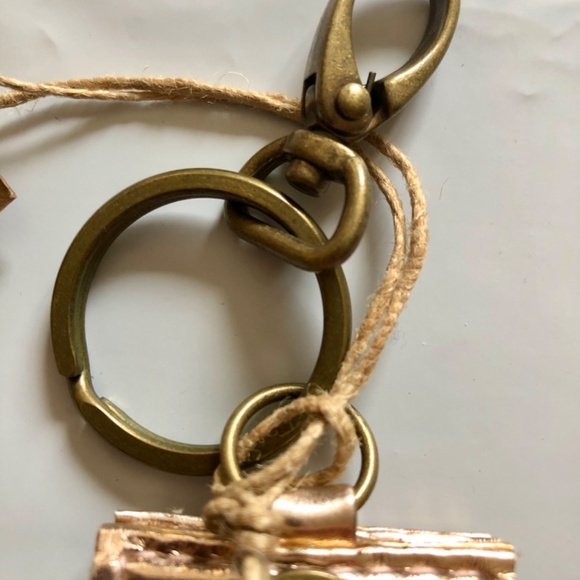 Rose Gold Luggage Tag & Key Wristlet- Never Used. - Picture 4 of 5